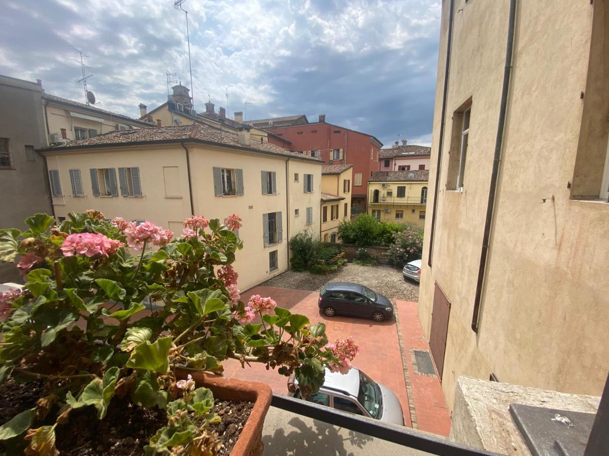 Lhe Sweet Apartment Чезена Экстерьер фото